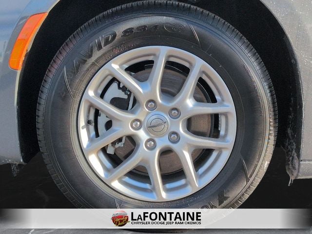 2025 Chrysler Pacifica Select