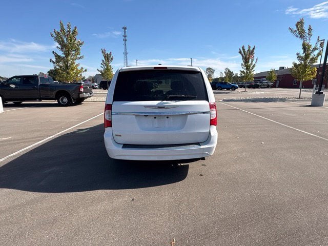 2016 Chrysler Town & Country Touring