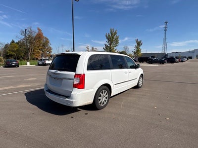 2016 Chrysler Town & Country Touring