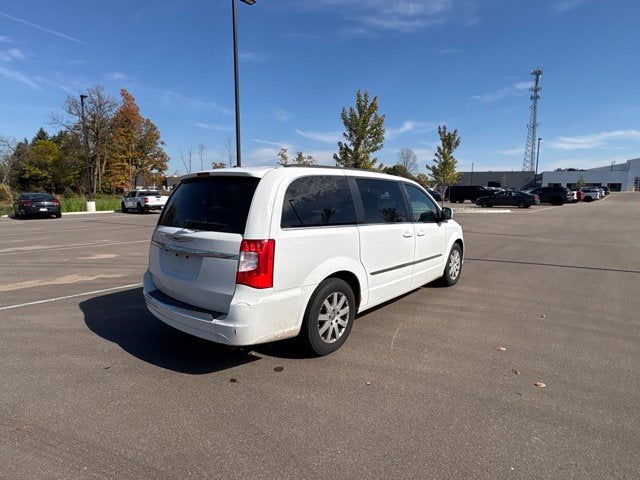 2016 Chrysler Town & Country Touring