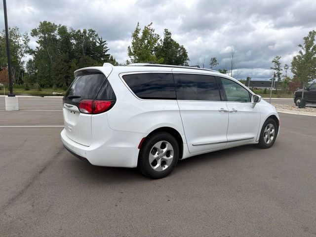 2017 Chrysler Pacifica Touring L Plus