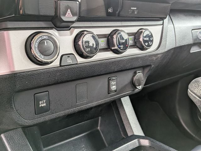 2017 Toyota Tacoma SR V6