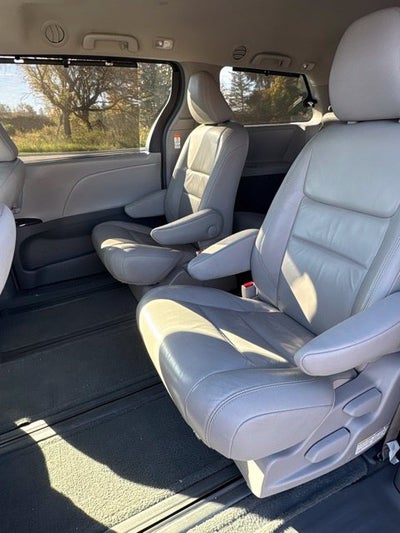 2017 Toyota Sienna XLE 7 Passenger