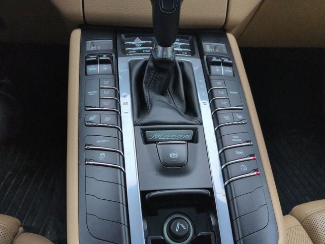 2018 Porsche Macan Base